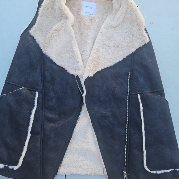 Zara Jackets & Blazers - Zara Cream Faux Fur Jacket